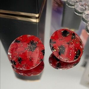 ✨♥️Vintage Red and Black Resin Clip Earrings♥️✨Preloved